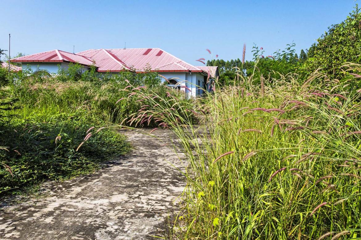 official-residences-in-nay-pyi-taw-left-to-ruin-1582179611