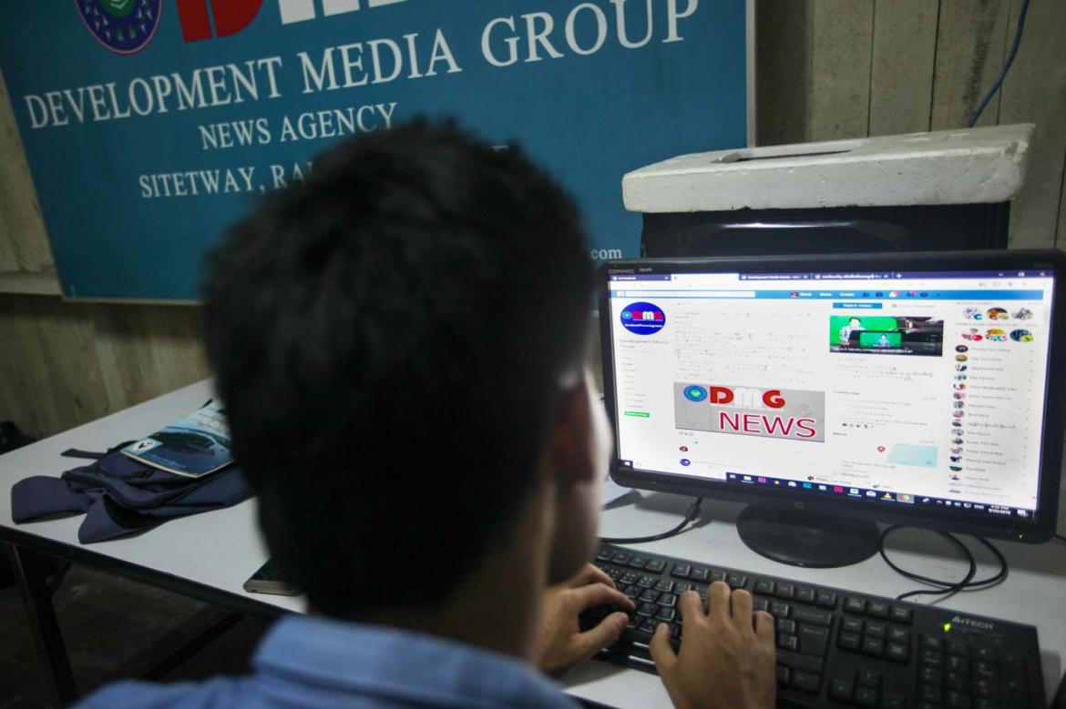 rakhine-reporters-sidestep-internet-blackout-1582179656