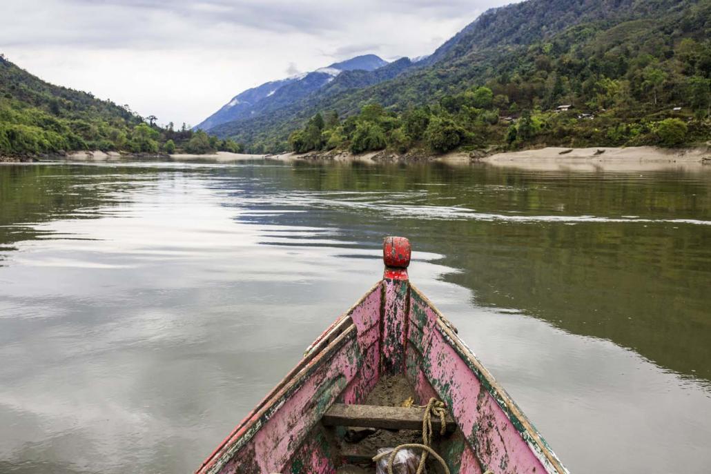 Frontier travelled along the N'Mai River by boat to reach the dam site. (Hkun Lat | Frontier)
