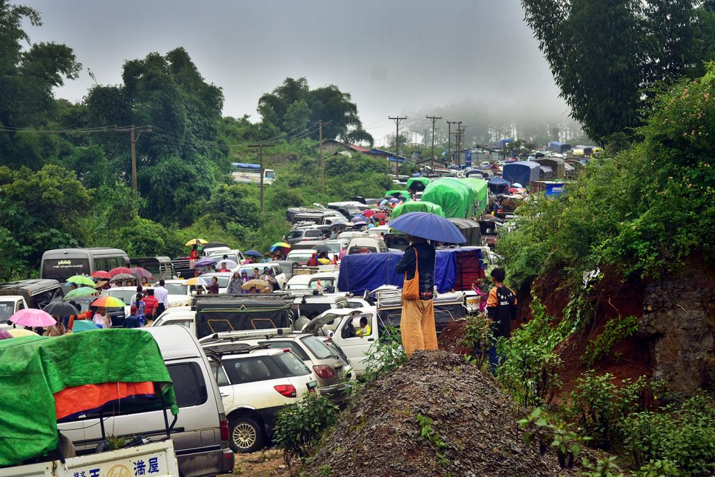 A traffic jam in Shan State's Kutkai Township, on the highway from Myanmar to China. (Kyaw Lin Htoon | Frontier)