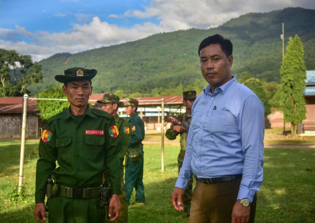 Mong Paw leader U Aung Ja with his troops. (Kyaw Lin Htoon | Frontier)