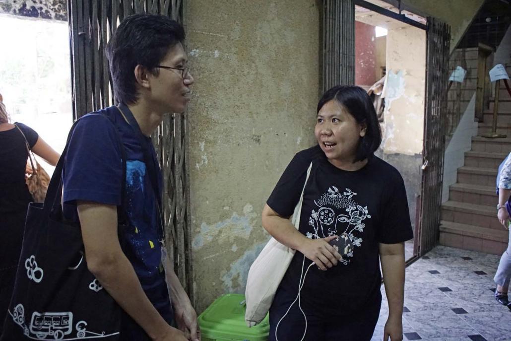 ကိုဇော်ဘိုဘိုဟိန်းနှင့် ပွဲတော်ဒါရိုက်တာ မသူသူရှိန်။ ဓာတ်ပုံ- သူရဇော်