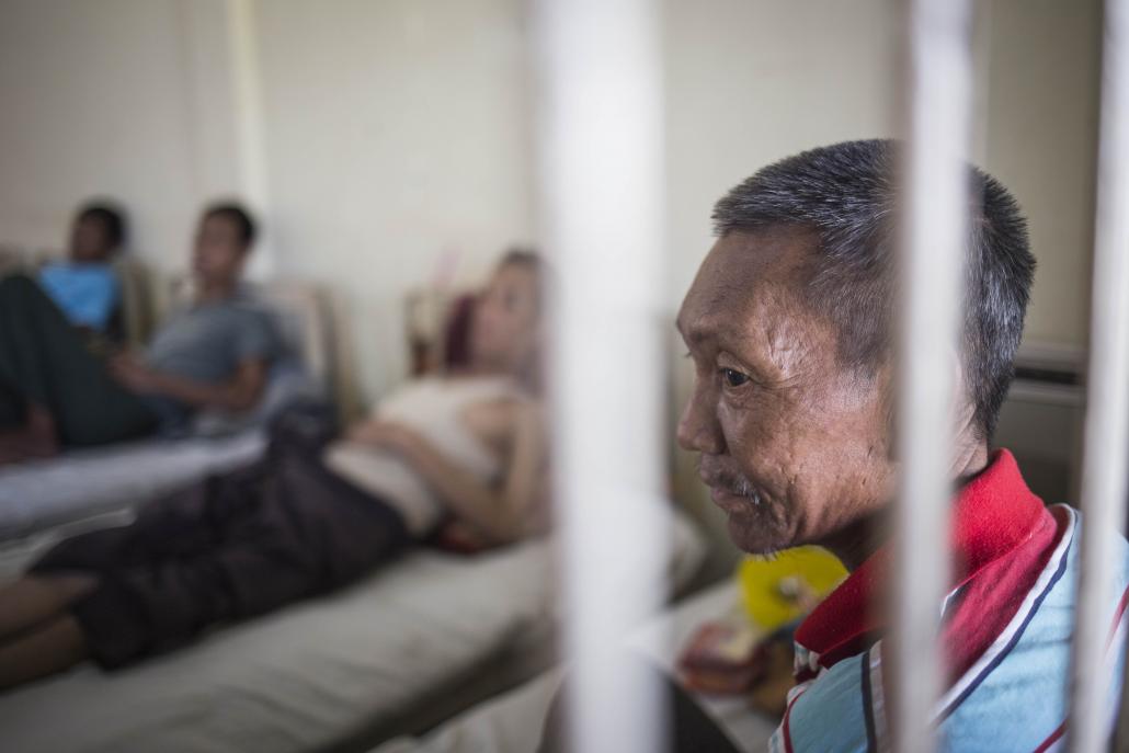 U Ohn Myint has been battling his alcohol demons for 40 years. He is now in detox for the third time at Yangon Mental Hospital. (Ann Wang / Frontier)