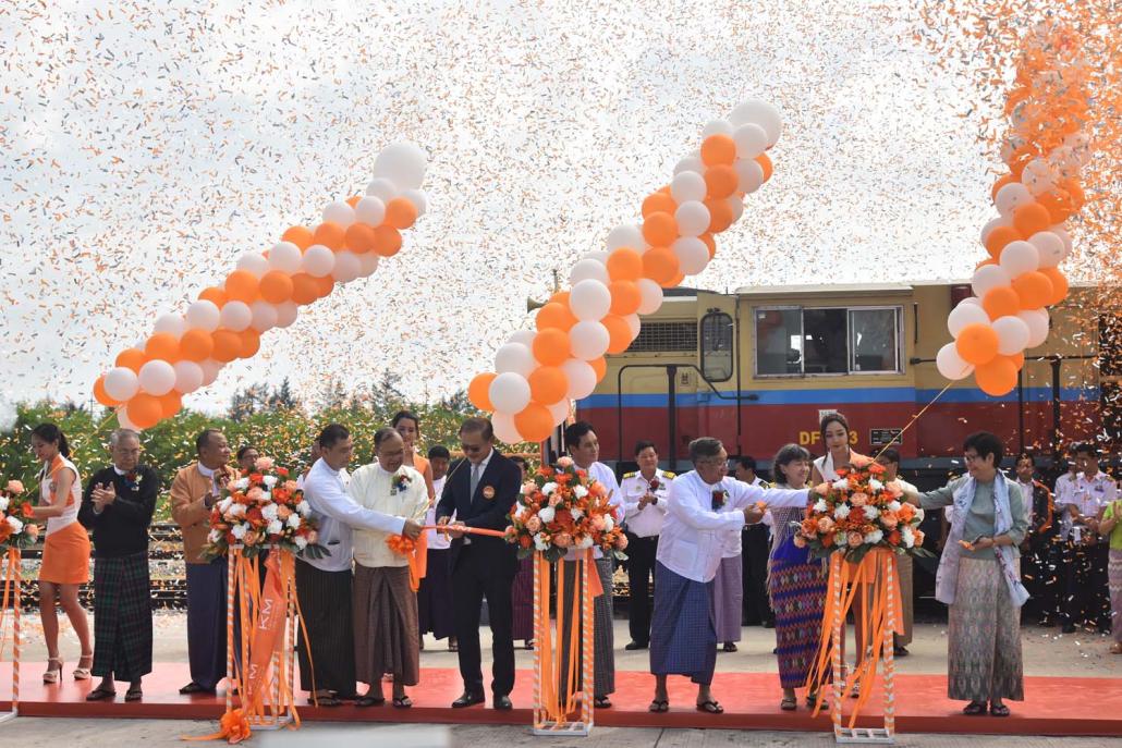 ရွာသာကြီးကုန်းတွင်းဆိပ်ကမ်းအား နိုဝင်ဘာ ၁၁ ရက်နေ့က ဖွင့်လှစ်ခဲ့သည်။ ဓာတ်ပုံ-ကျော်လင်းထွန်း