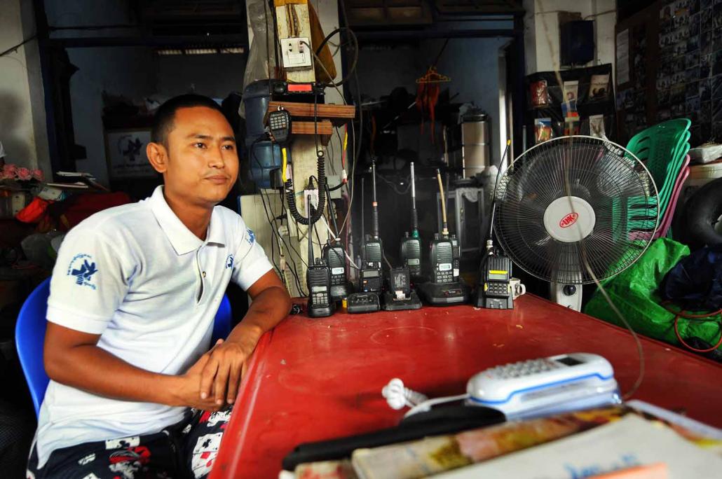 ကလေးတွေရဲ့အလောင်းတွေကို ပြန်လည်ဖော်ယူရာမှာ ပါဝင်ခဲ့တဲ့ စိတ္တသုခကုသိုလ်ပြုအသင်းရဲ့ ဒုဥက္ကဋ္ဌ ဦးပီတာဖြိုး။ ဓာတ်ပုံ-စတိဗ် တစ်ခ်နာ
