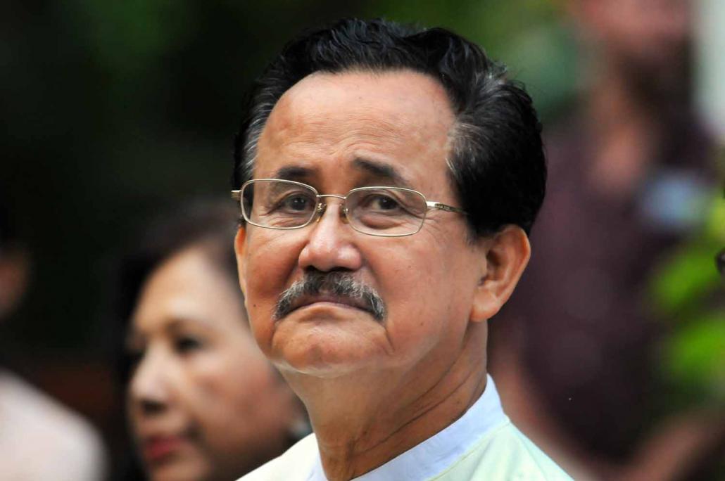 သီပေါမင်းနှင့် စုဖုရားလတ်တို့၏ မြစ်တော် ဦးစိုးဝင်းကို ဒီဇင်ဘာ ၈ ရက်က သီပေါမင်း ပျံလွန်တော်မူခြင်း နှစ် ၁၀၀ ပြည့် အခမ်းအနား၌ တွေ့ရစဉ်။ ဓာတ်ပုံ - စတိဗ် တစ်ခ်နာ