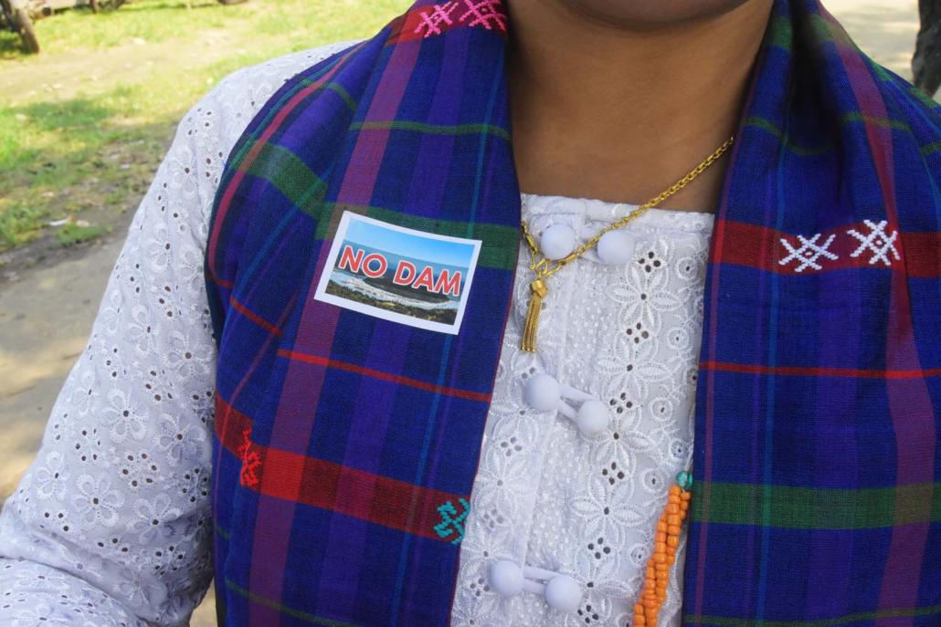 A participant at the October 1 ceremony to celebrate the seventh anniversary of the suspension of the Myitsone Dam. (Hein Ko Soe | Frontier)