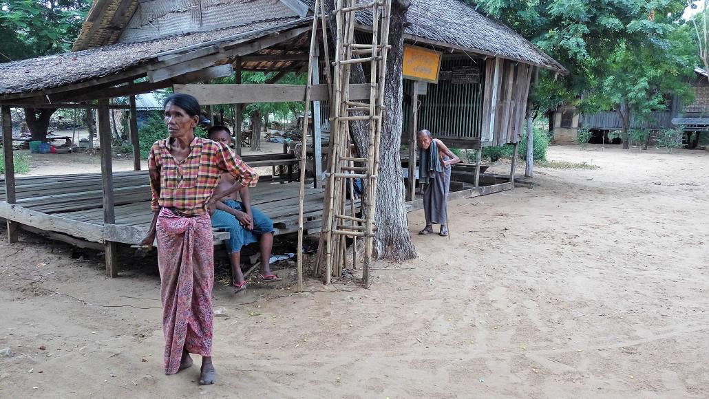 Villagers at the Seven Villas compound near Pakokku, Magway Region. (Hein Ko Soe / Frontier)