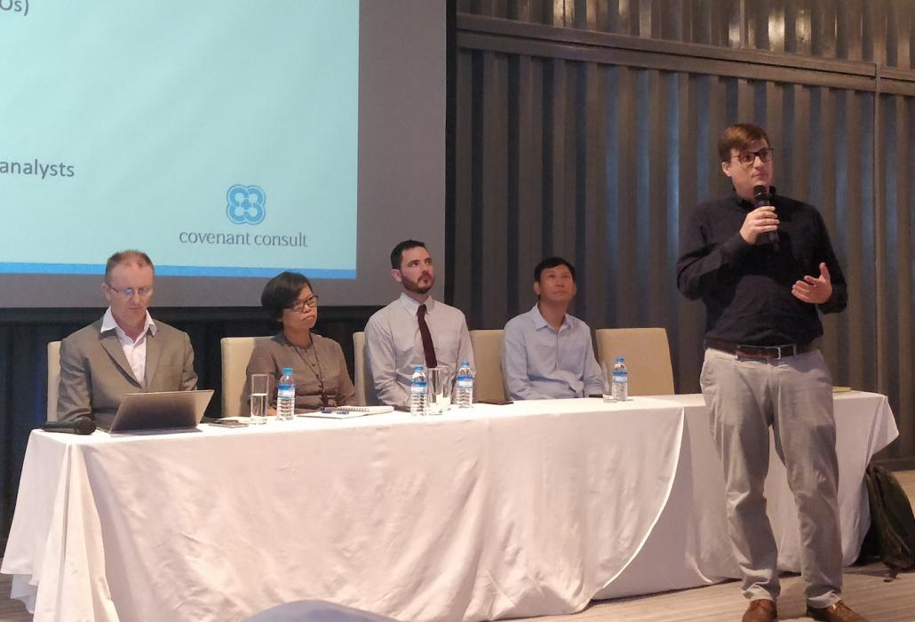 Mr Tim Schroeder speaks at the launch of a report on "interim arrangements in the Myanmar peace process" in Yangon on October 31. (Frontier)