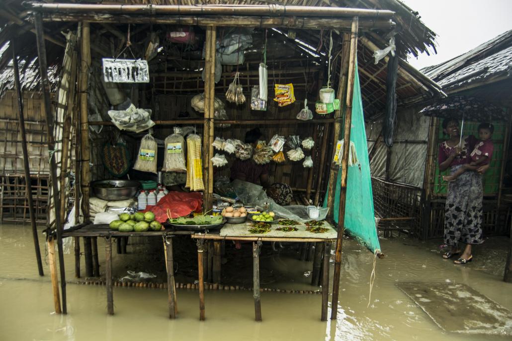 A makeshift food stall at an IDP camp in Sittwe. (Maro Verli / Frontier)