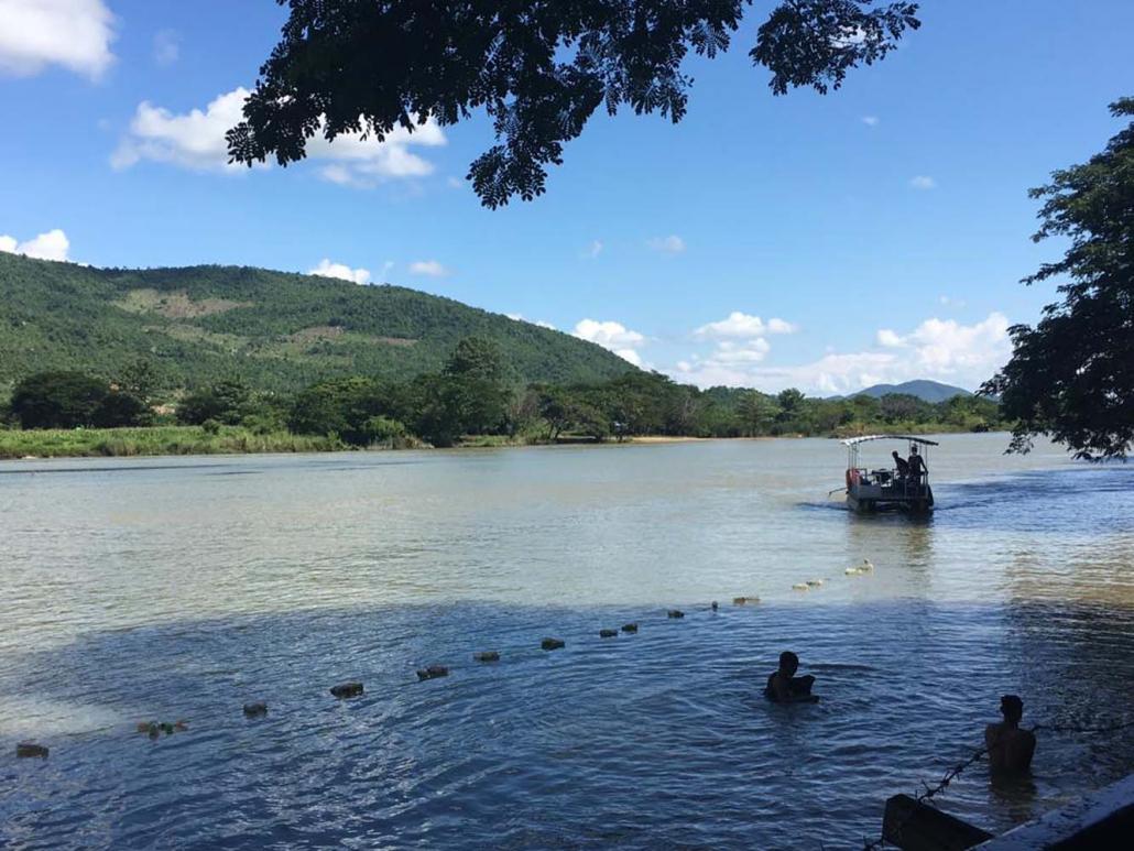 A popular swimming spot on the Sittaung River. (Joe Gayeski | Frontier)