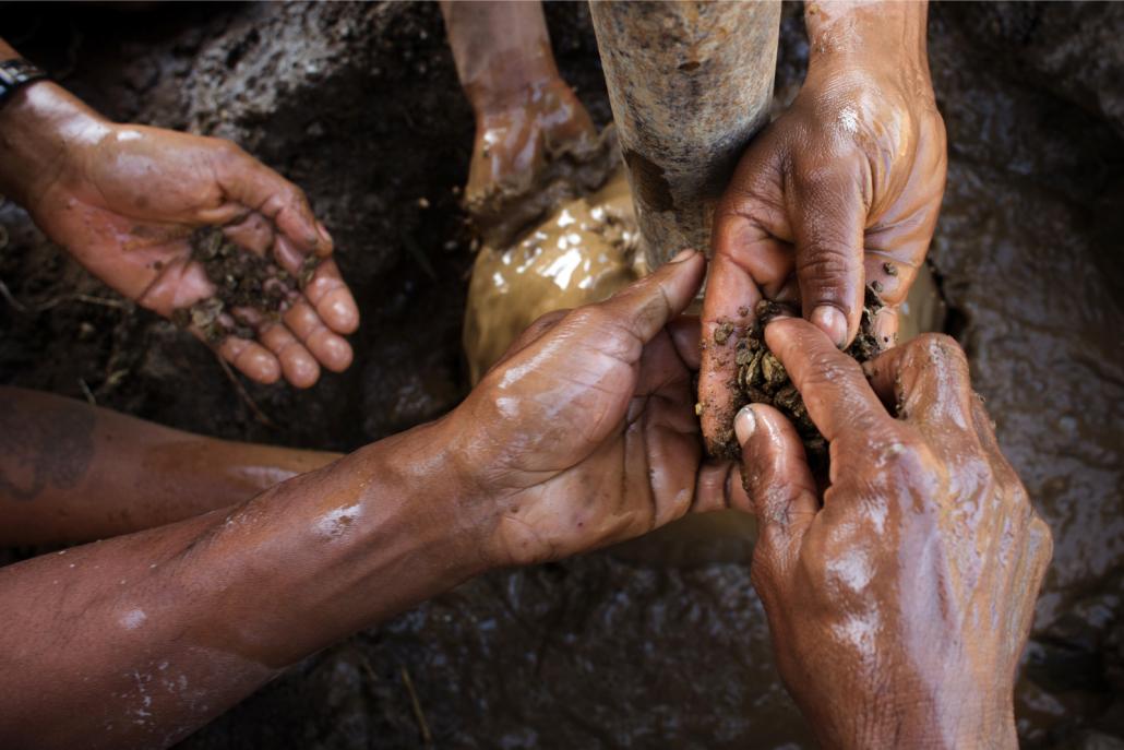 The oil fields of Yenangyuang, Myanmar. (Jeroen de Bakker / Frontier)