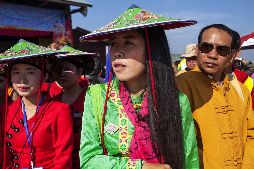 Shan in traditional dress attend the Shan National Day celebrations at the headquarters of the Restoration Council of Shan State in Loi Tai Leng on February 7, 2015. (AFP)