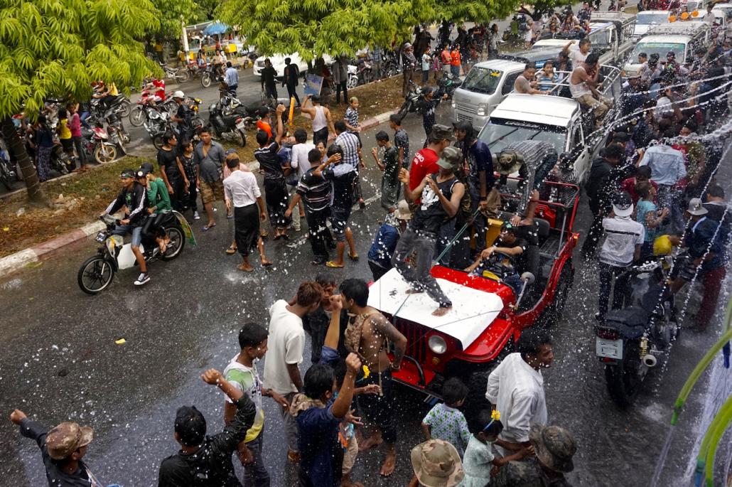 Thingyan festivities in Mandalay. (Charlotte England / Frontier)