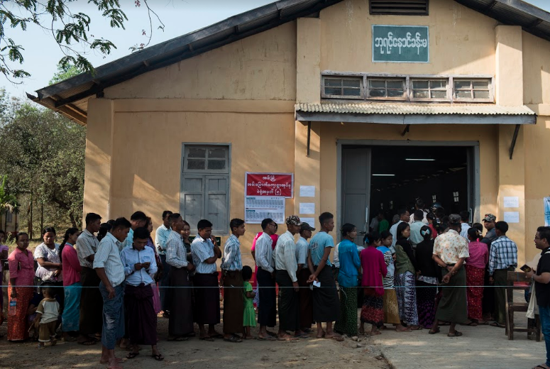 Voters queue at a village polling station in Ann Township, Rakhine State on Saturday morning. (Teza Hlaing | Frontier)