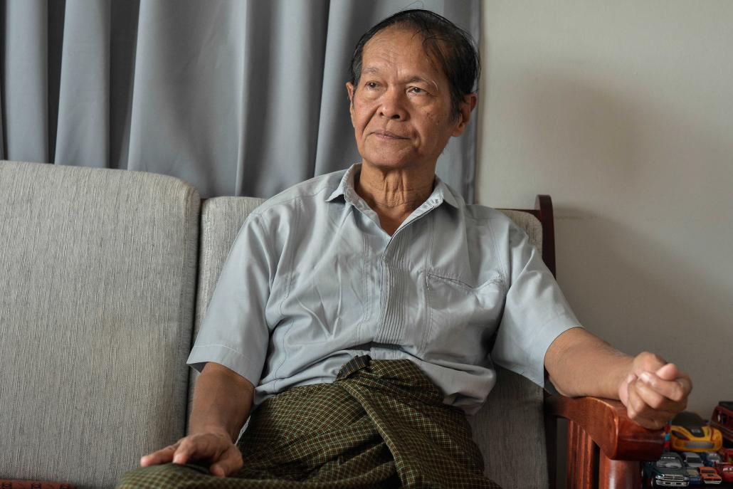 ဦးသိန်းဝင်းက ၁၉၈၈ ခုနှစ်၊ မတ်လအတွင်းက အဖြစ်အပျက်ကို ပြန်ပြောင်းပြောပြသည်။ ဓာတ်ပုံ-တေဇလှိုင်