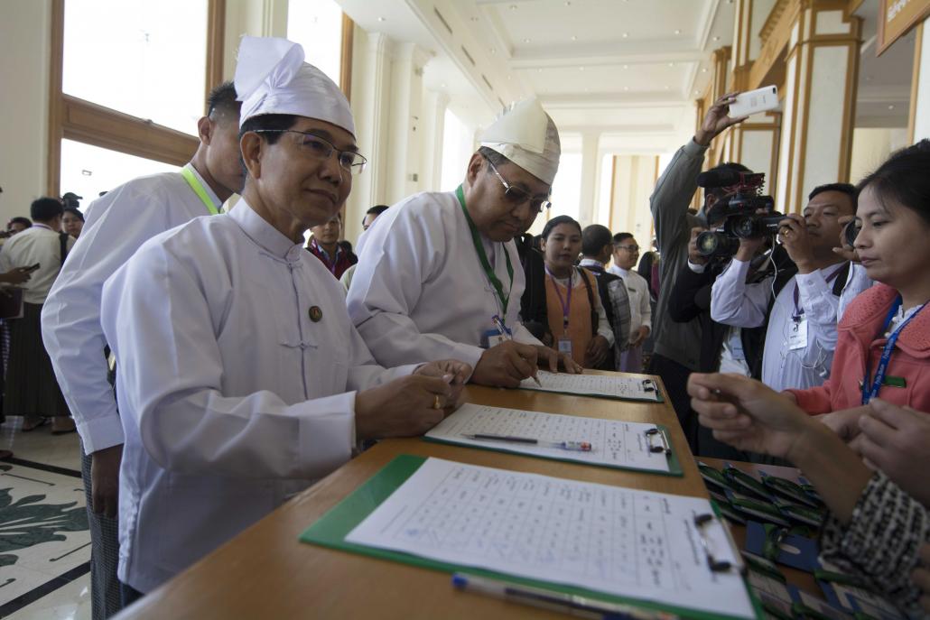 Lawmakers arrive for a parliamentary session in Nay Pyi Taw. (Teza Hlaing | Frontier)