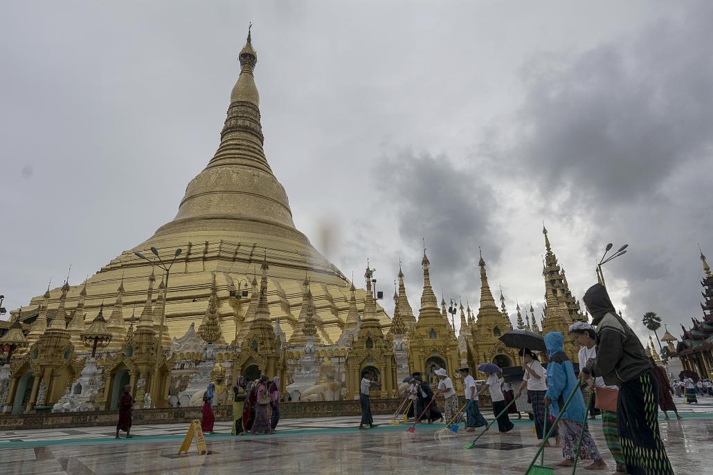 Shwedagon Pagoda, where the Dhammazedi Bell was located before it was looted in the 17th century. (Teza Hlaing / Frontier)