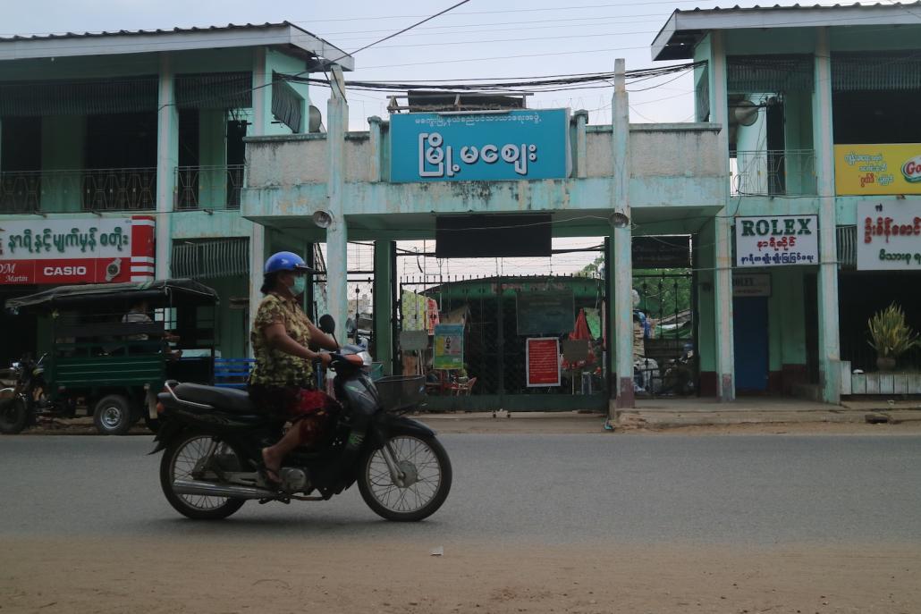 The Magway Region government has ordered nearly all shops, factories and markets to close to prevent the spread of COVID-19. (Ei Lay | Frontier)