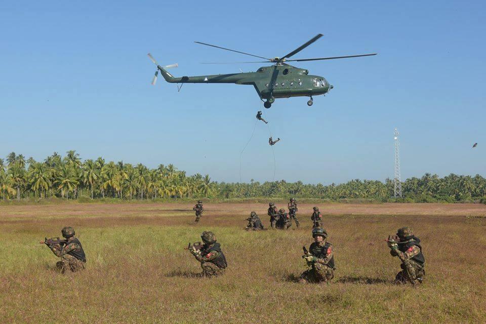 တပ်မတော် ကာကွယ်ရေးဦးစီးချုပ်ရုံးက ထုတ်ပြန်ခဲ့သည့် စစ်ရေးလေ့ကျင့်မှု မှတ်တမ်းဓာတ်ပုံ။