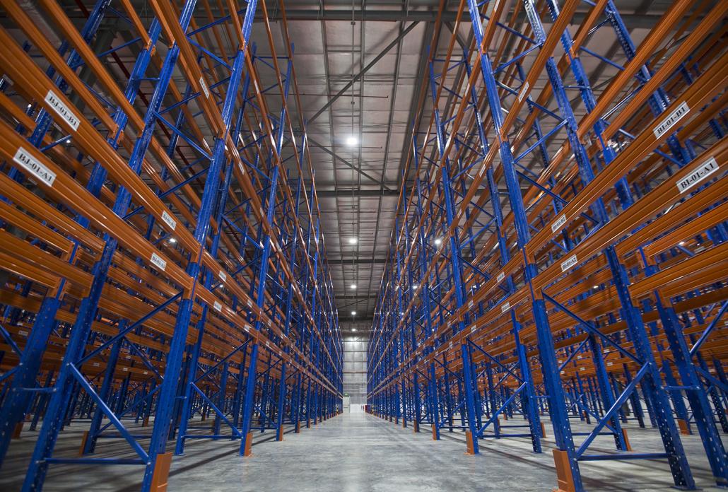 Warehouse storage with a 6-level, 9-meter high racking system