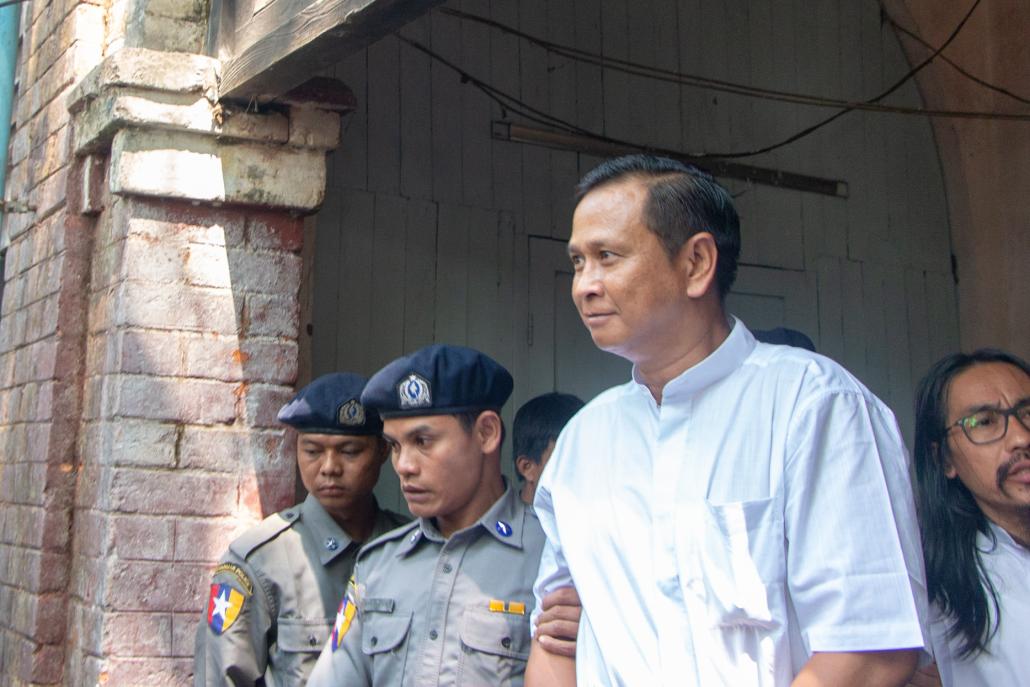 သေဒဏ်ချမှတ်ခံရသည့် အောင်ဝင်းဇော်အား ဖေဖော်ဝါရီ ၁၅ ရက်နေ့က စီရင်ချက်ချမှတ်အပြီး တွေ့ရစဉ်။ ဓာတ်ပုံ-သူရဇော်