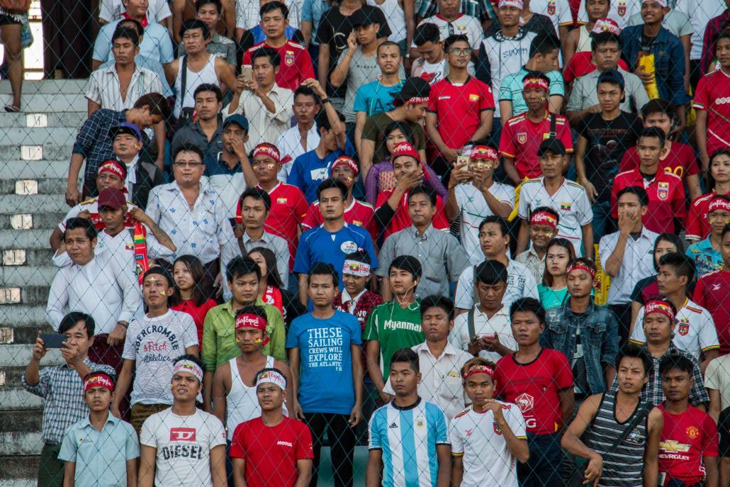 Supporters of the Myanmar national team at Thuwunna Stadium in November 2016. (Nyein Su Wai Kyaw Soe | Frontier)