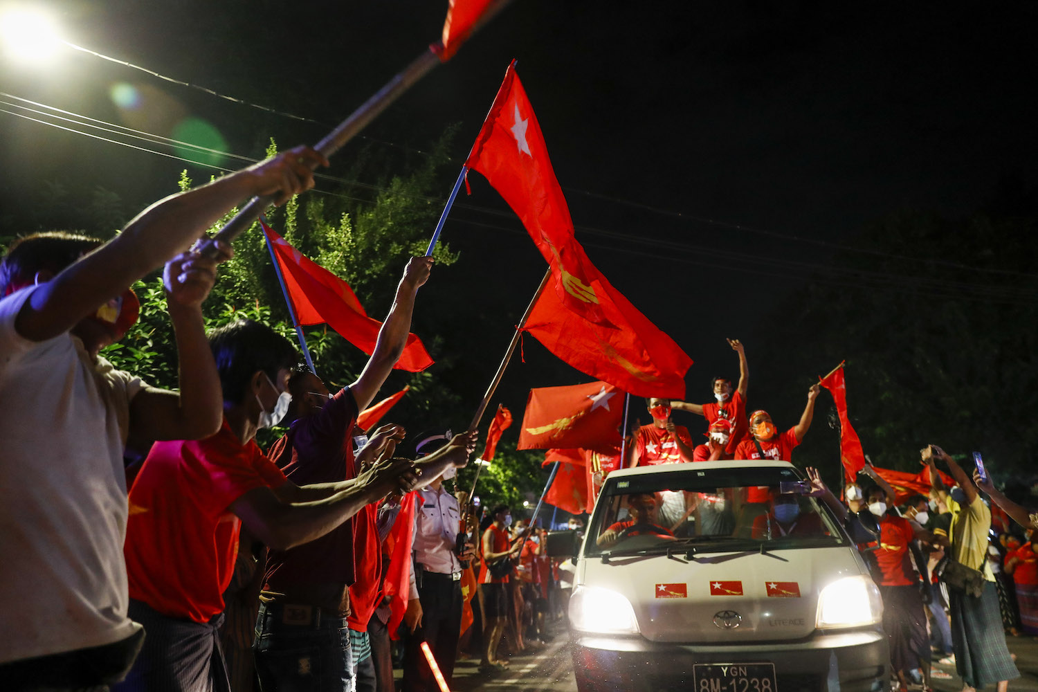 National League for Democracy supporters outside the party's Yangon headquarters on November 9. (Nyein Su Wai Kyaw Soe | Frontier)