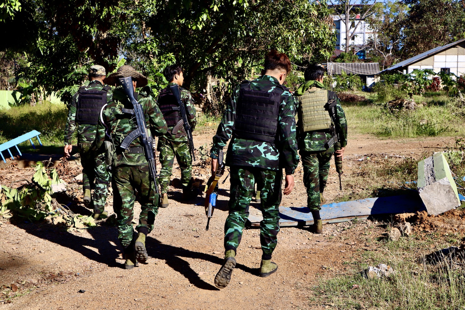 KNDF troops on the streets of downtown Loikaw on January 2. (Andrew Nachemson | Frontier)