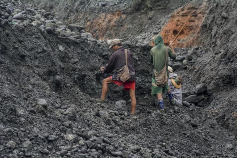 17-dead-in-myanmar-jade-mine-landslide-1582209642