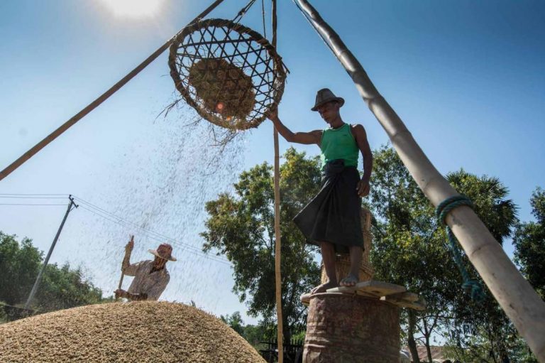 350-mandalay-farmers-facing-court-over-land-grabs-1582219848