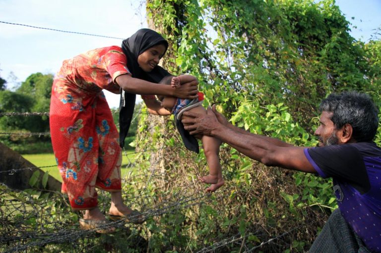 at-least-6000-stranded-on-bangladesh-border-official-1582215104