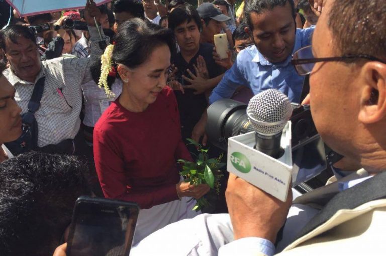 democracy-beacon-daw-aung-san-suu-kyi-votes-for-first-time-1582178443