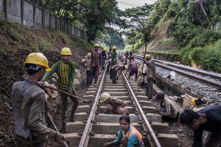 hard-labour-for-migrant-workers-on-the-yangon-circle-line-1582115478