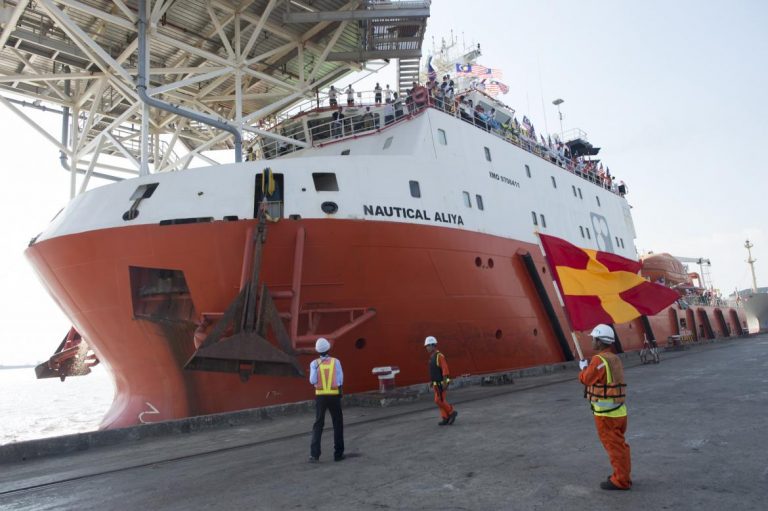 malaysian-aid-ship-arrives-in-bangladesh-1582219914