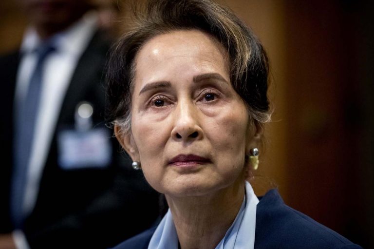 small-blasts-hit-rakhine-town-as-aung-san-suu-kyi-visits-1582198324