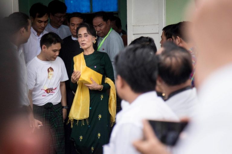 suu-kyi-explains-presidential-picks-to-nld-mps-1582227009