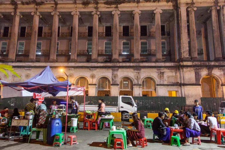 vendors-struggle-to-adjust-to-new-yangon-night-market-1582117827