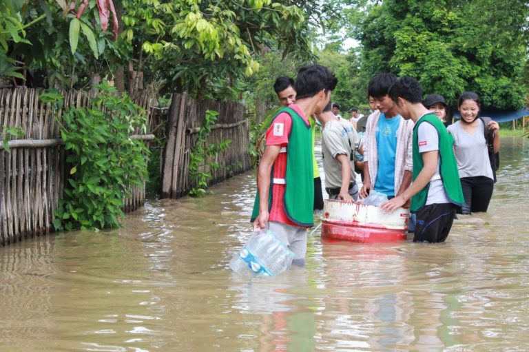 youth-rush-to-help-households-as-10000-affected-by-myitkyina-flooding-1582200665